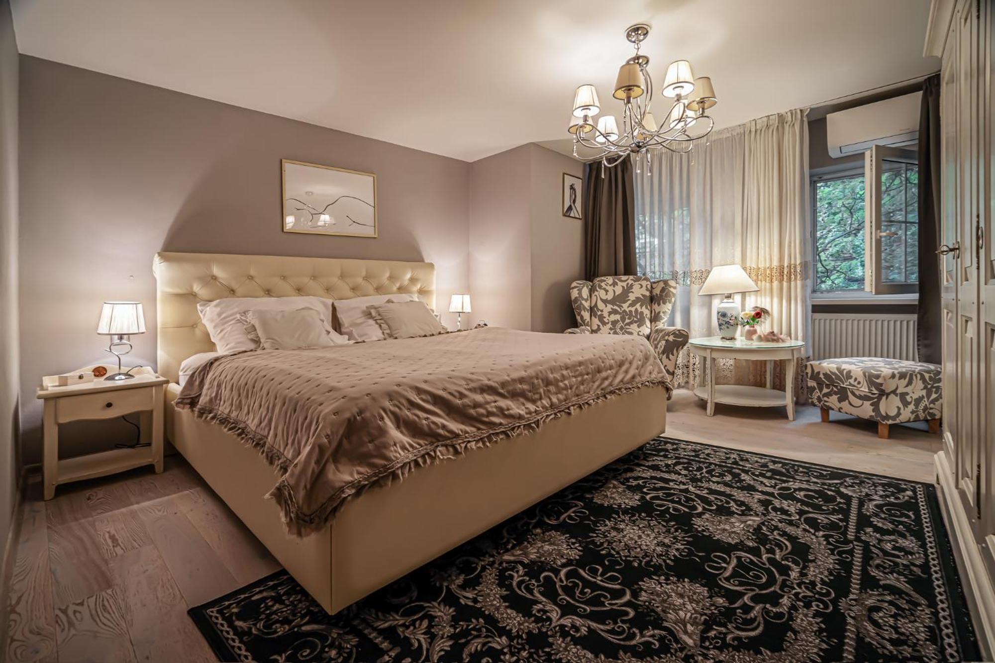 Luxurious And Royal Apartment In The Old Town ブラチスラヴァ エクステリア 写真