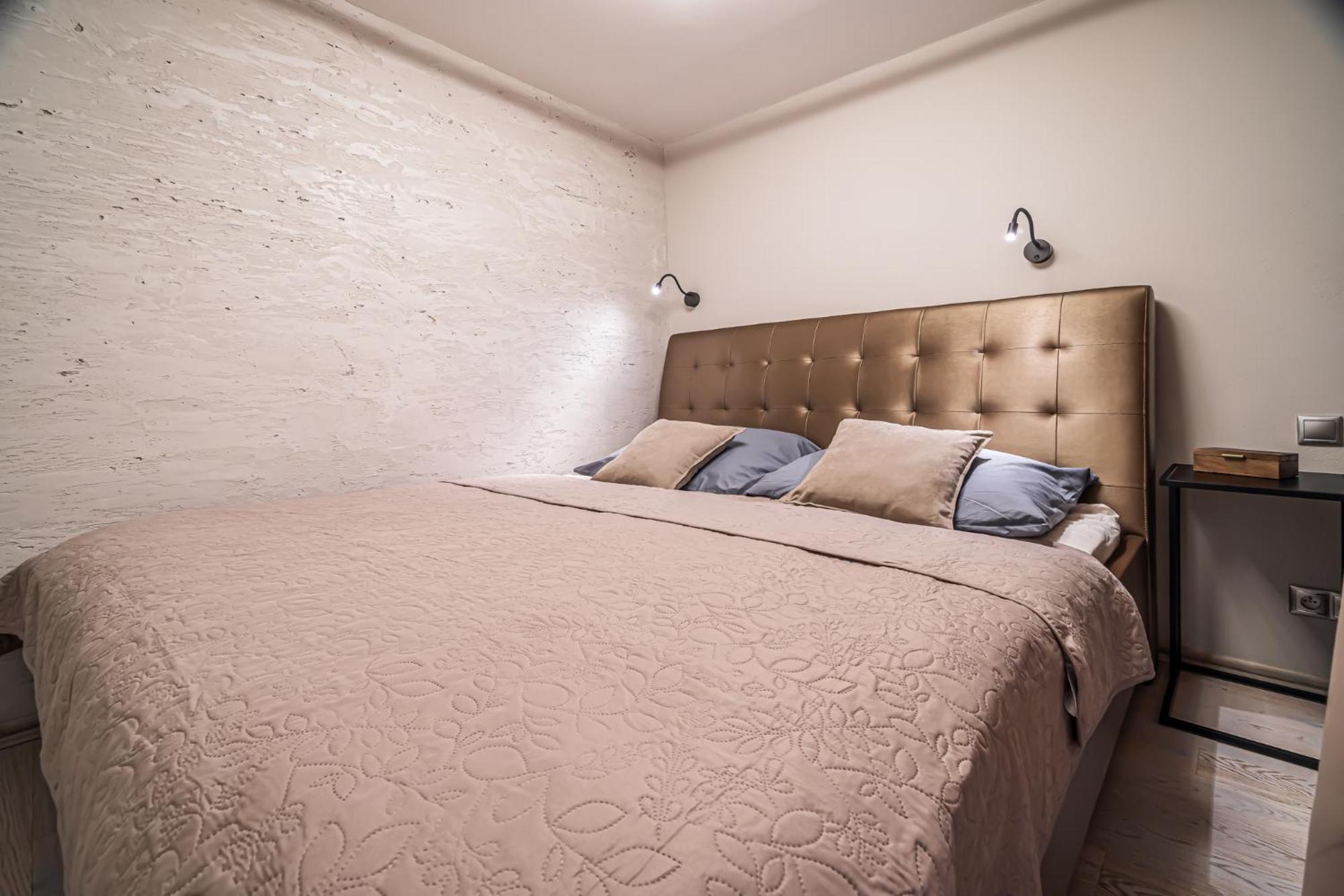 Luxurious And Royal Apartment In The Old Town ブラチスラヴァ エクステリア 写真
